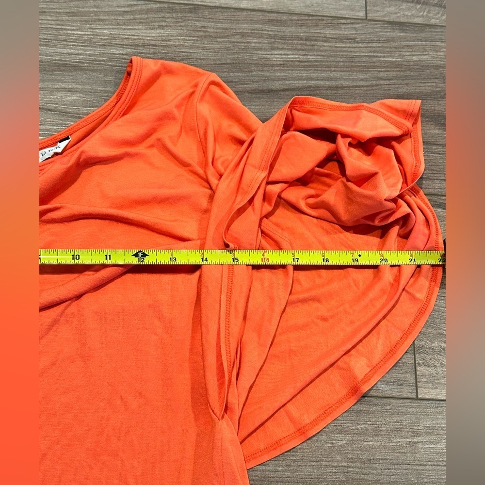 Trina Turk Orange Flutter Sleeve Blouse Top Size Medium - Picture 7 of 8